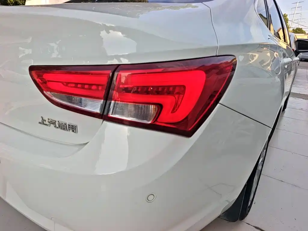 Buick Verano — миниатюра 8