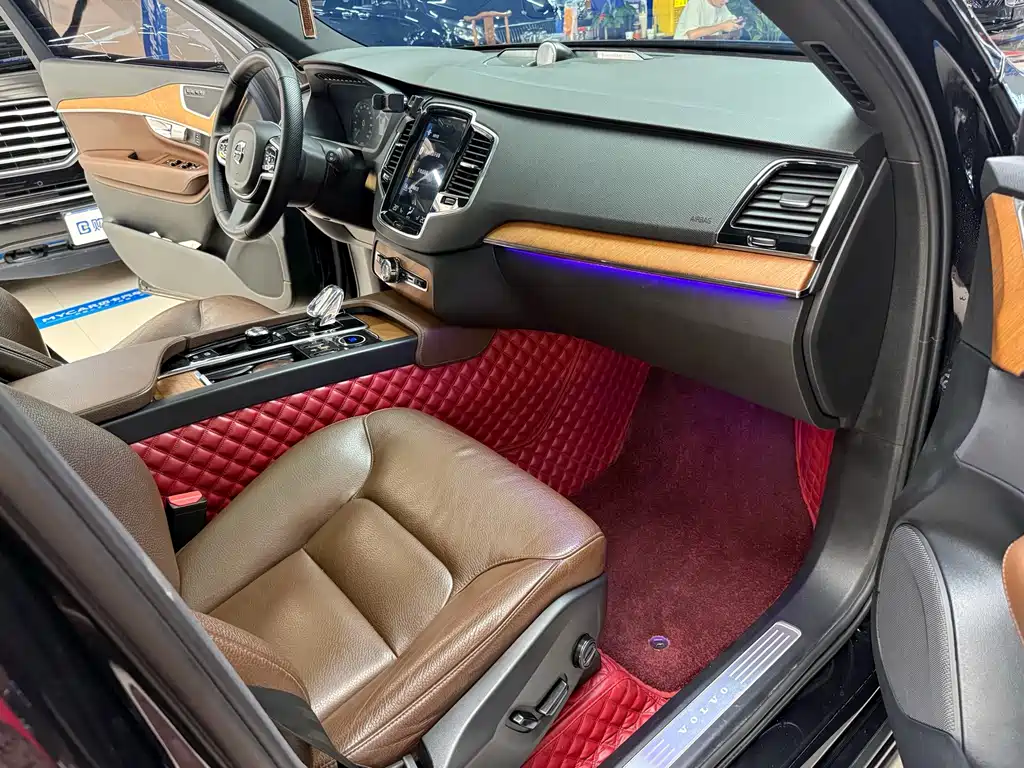 Volvo XC90 — миниатюра 9