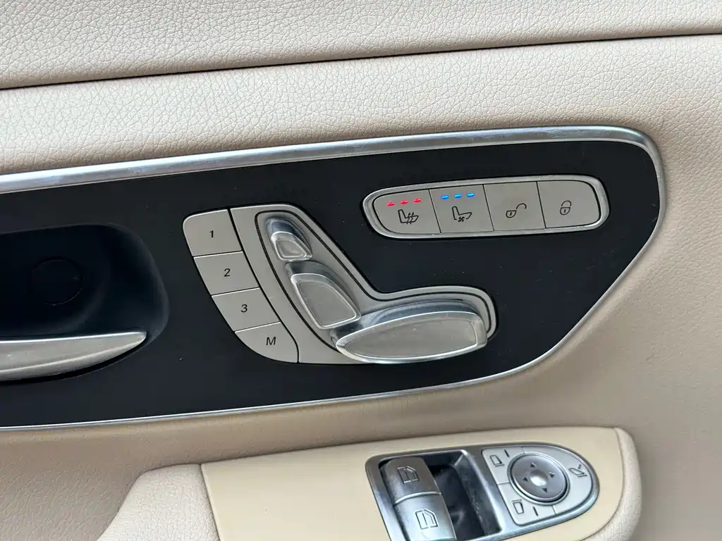 Mercedes-Benz V-Class — миниатюра 18