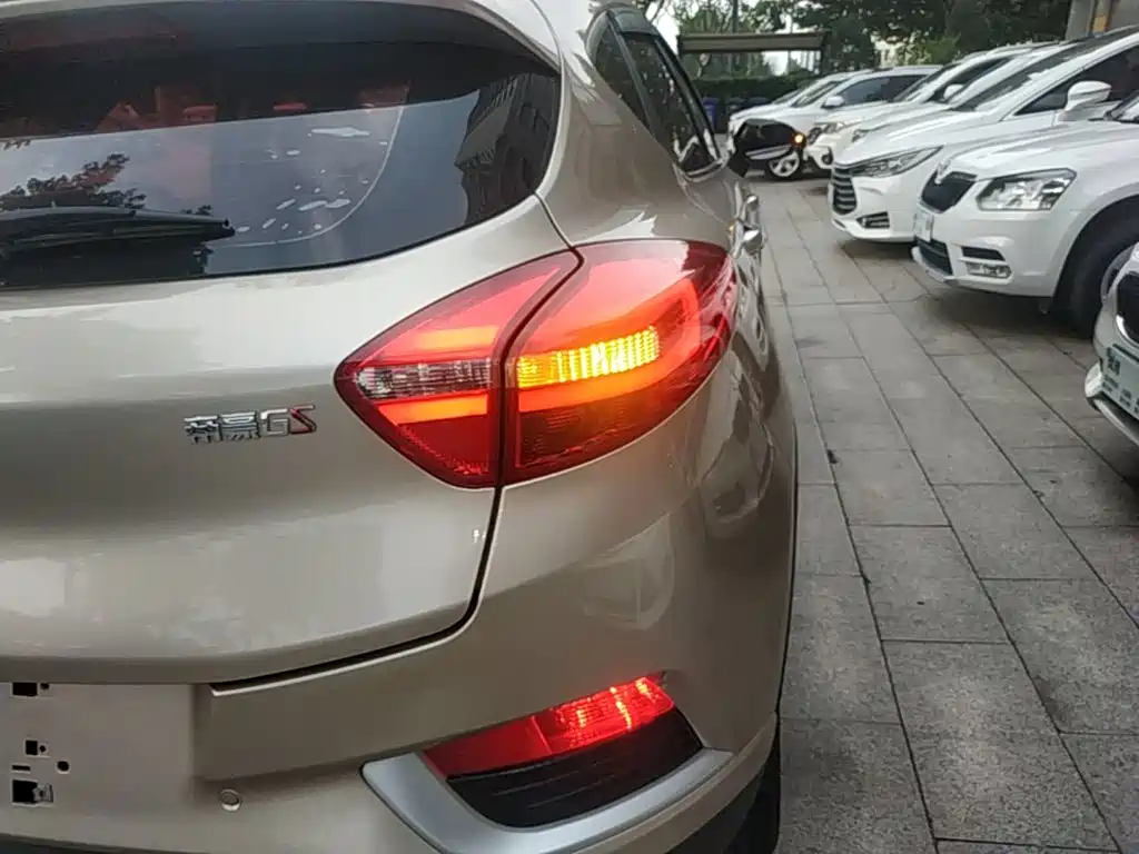 Geely Emgrand GS — миниатюра 8