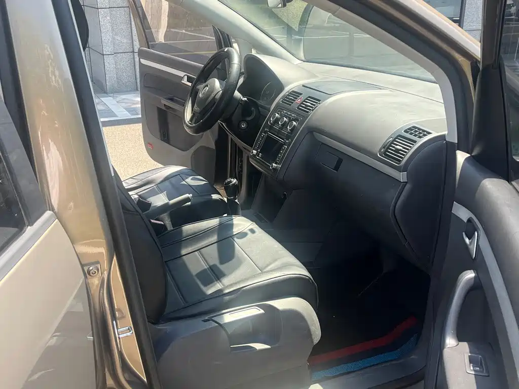 Volkswagen Touran — миниатюра 12