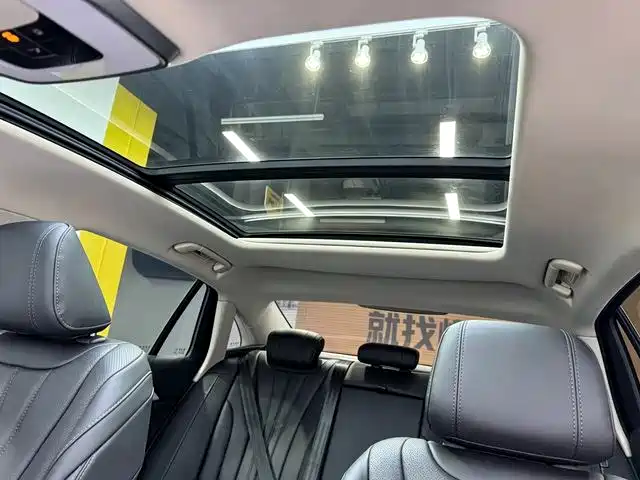 Hongqi Hongqi H5 — миниатюра 12
