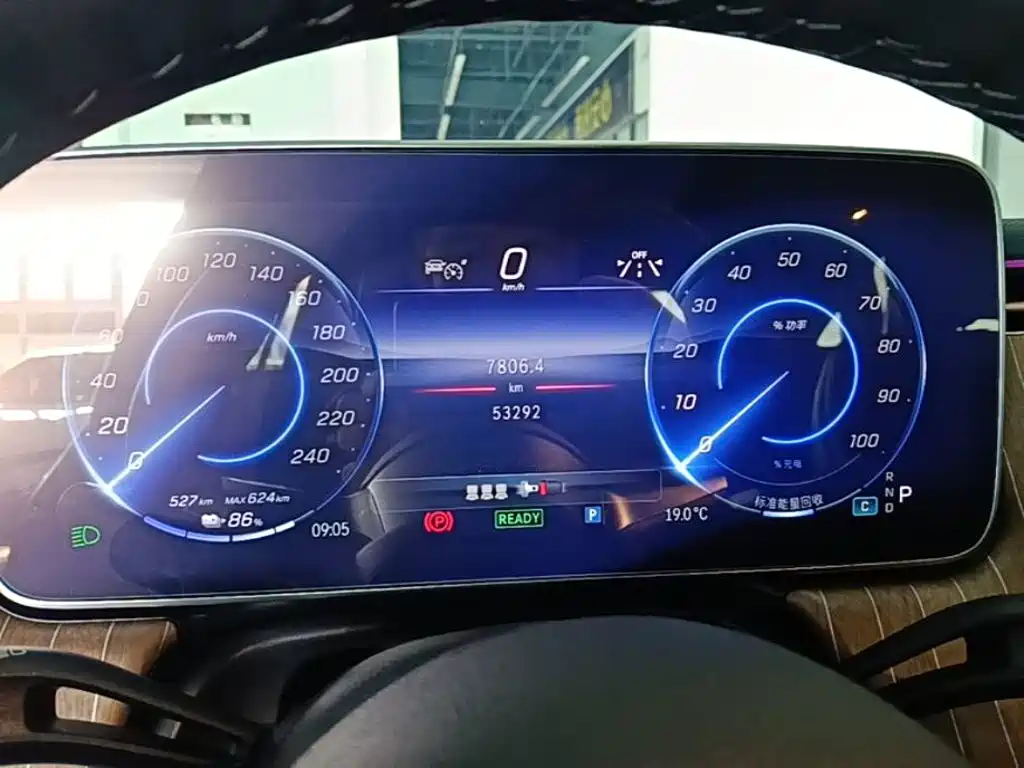 Mercedes-Benz EQE — миниатюра 12
