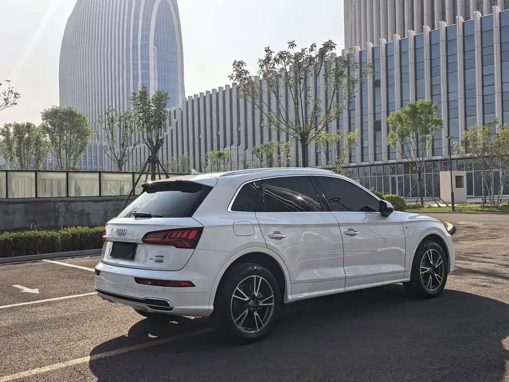 Audi Q5L — миниатюра 4