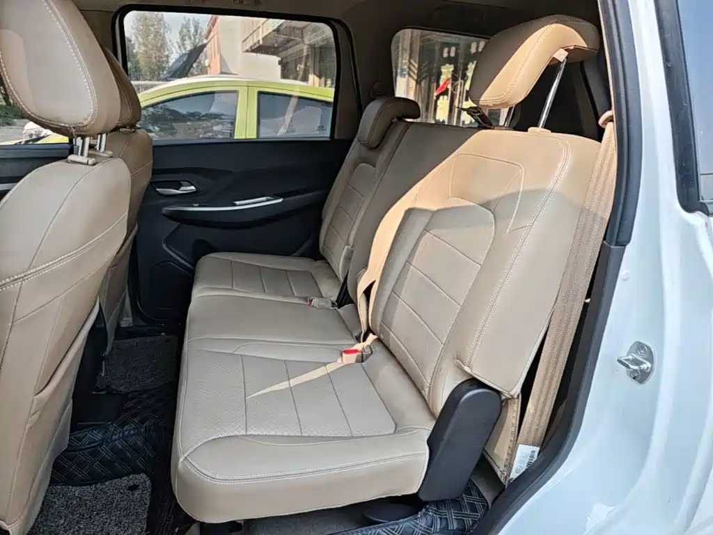 Wuling Hongguang — миниатюра 17
