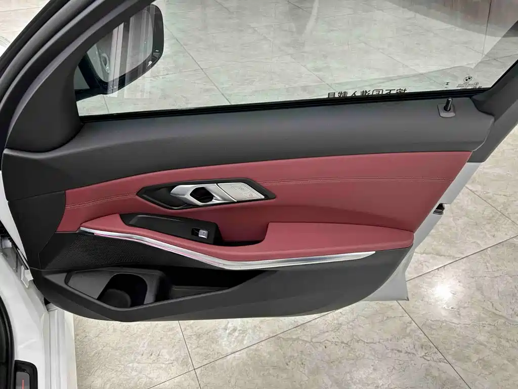 BMW 3 Series — миниатюра 18