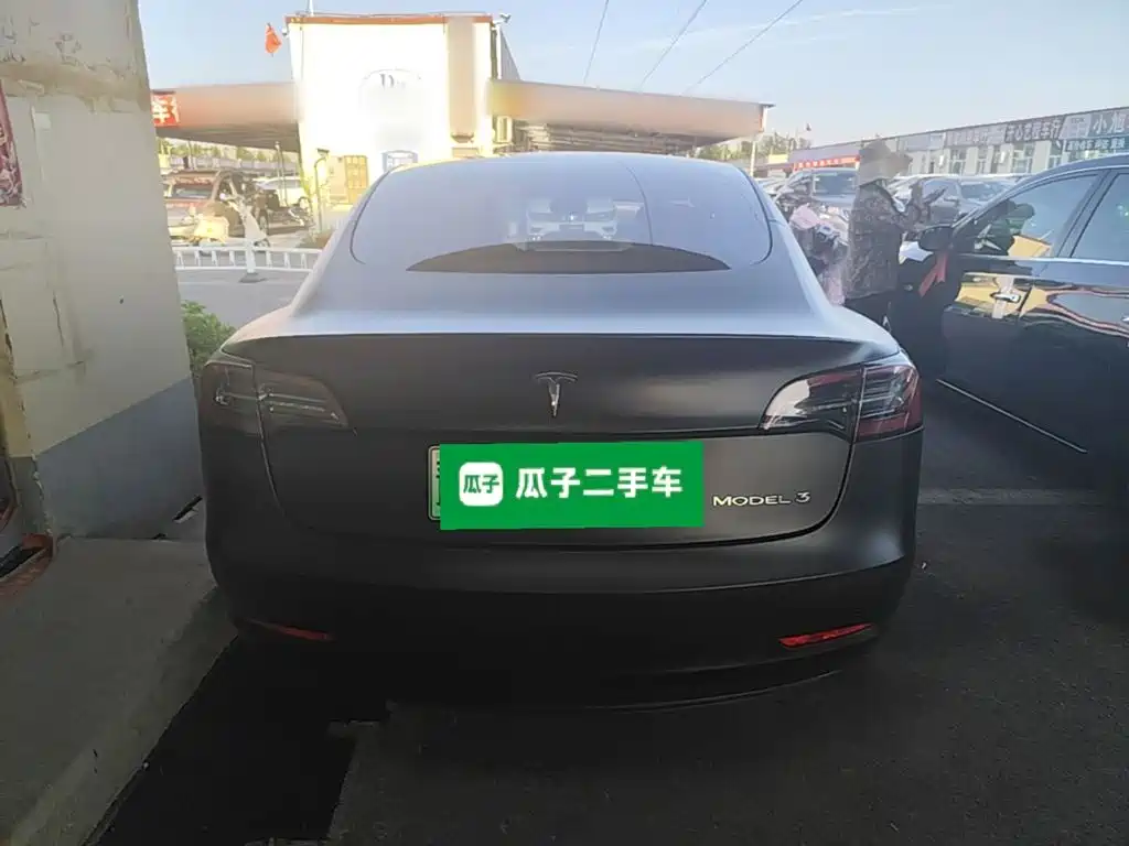 Tesla Model 3 — миниатюра 6