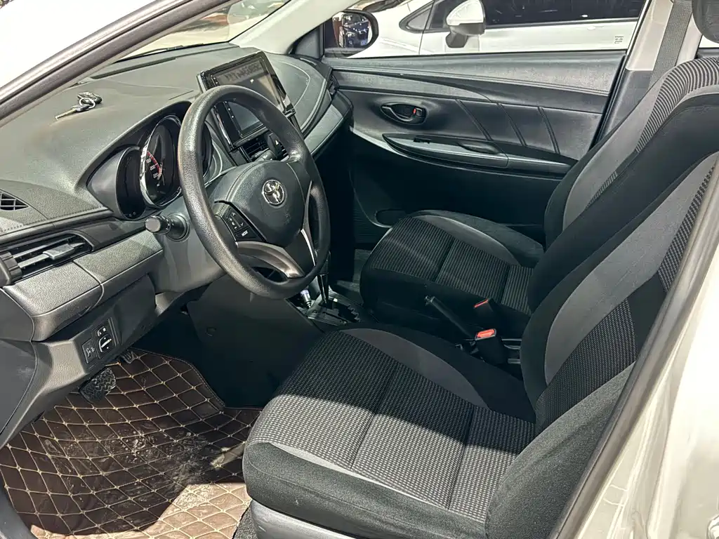 Toyota Vios FS — миниатюра 4