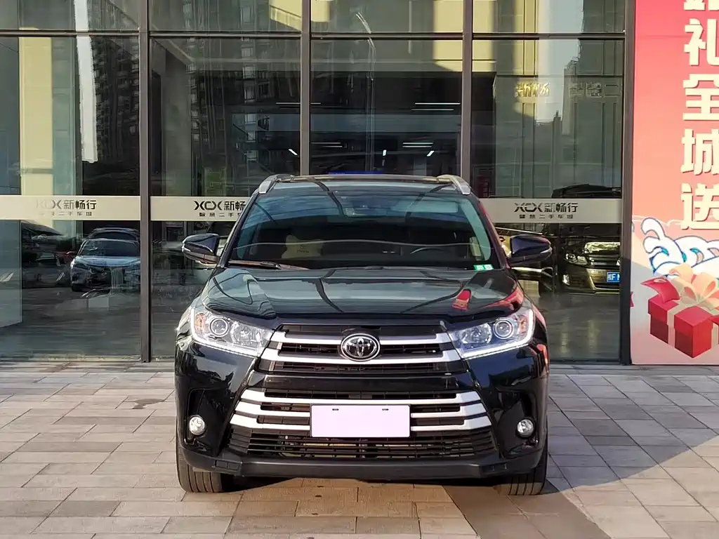 Toyota Highlander 2021 2.0T Luxury 7 мест