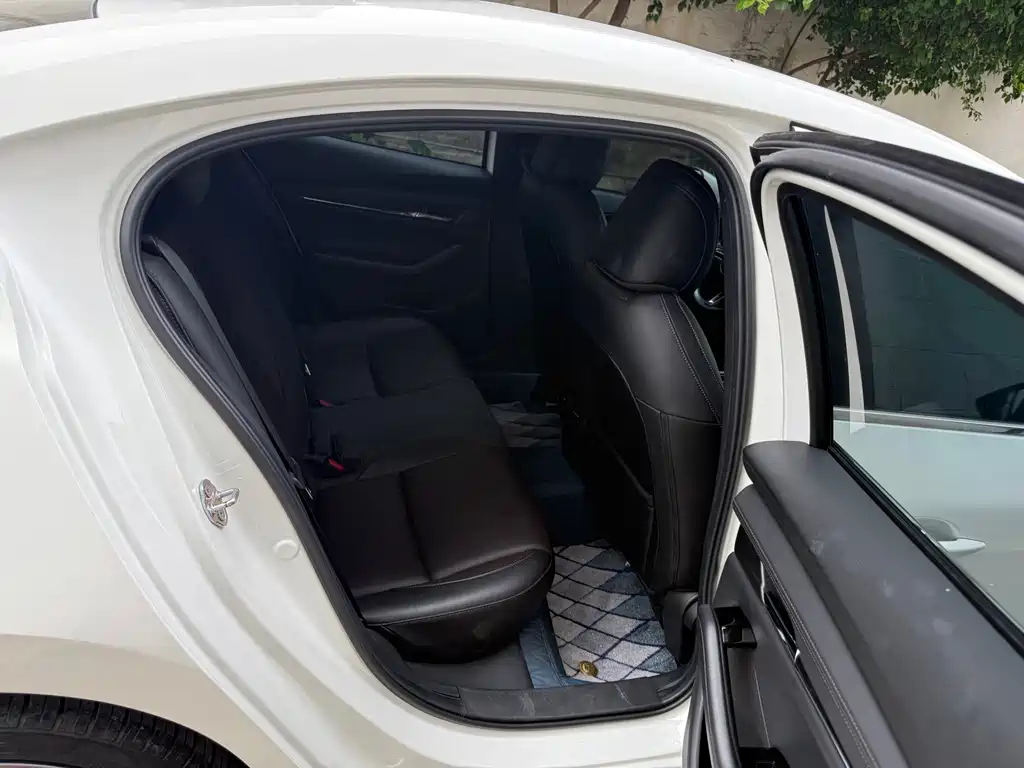 Mazda 3 Axela — миниатюра 8
