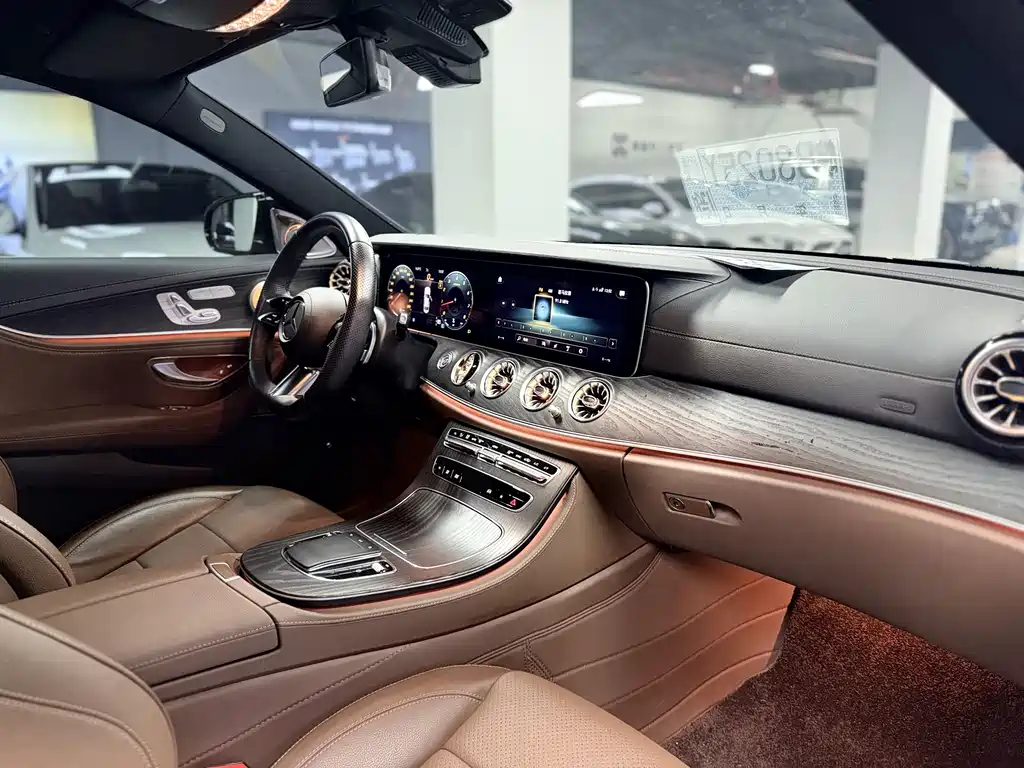 MERCEDES-BENZ E CLASS