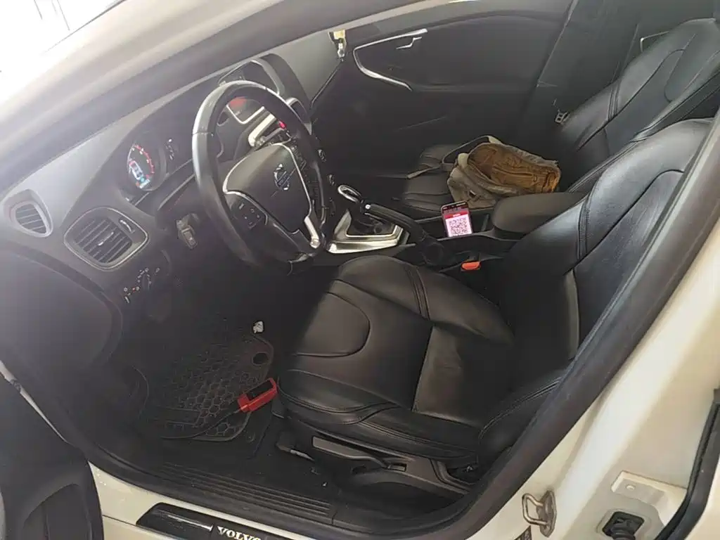 Volvo V40 — миниатюра 15