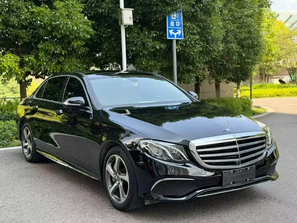 Mercedes-Benz E-Class — миниатюра 3