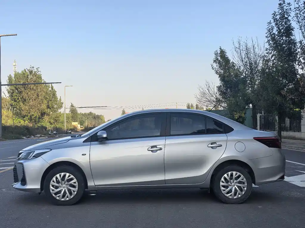 Toyota Vios — миниатюра 7