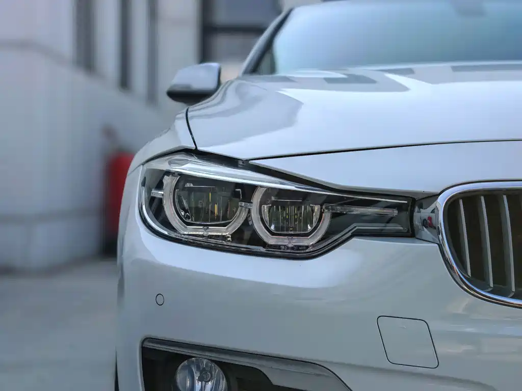 BMW 3 Series — миниатюра 7