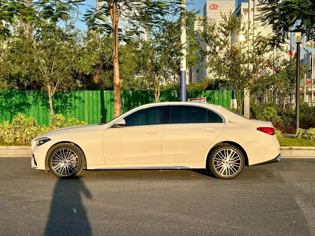 Mercedes-Benz C-Class — миниатюра 3