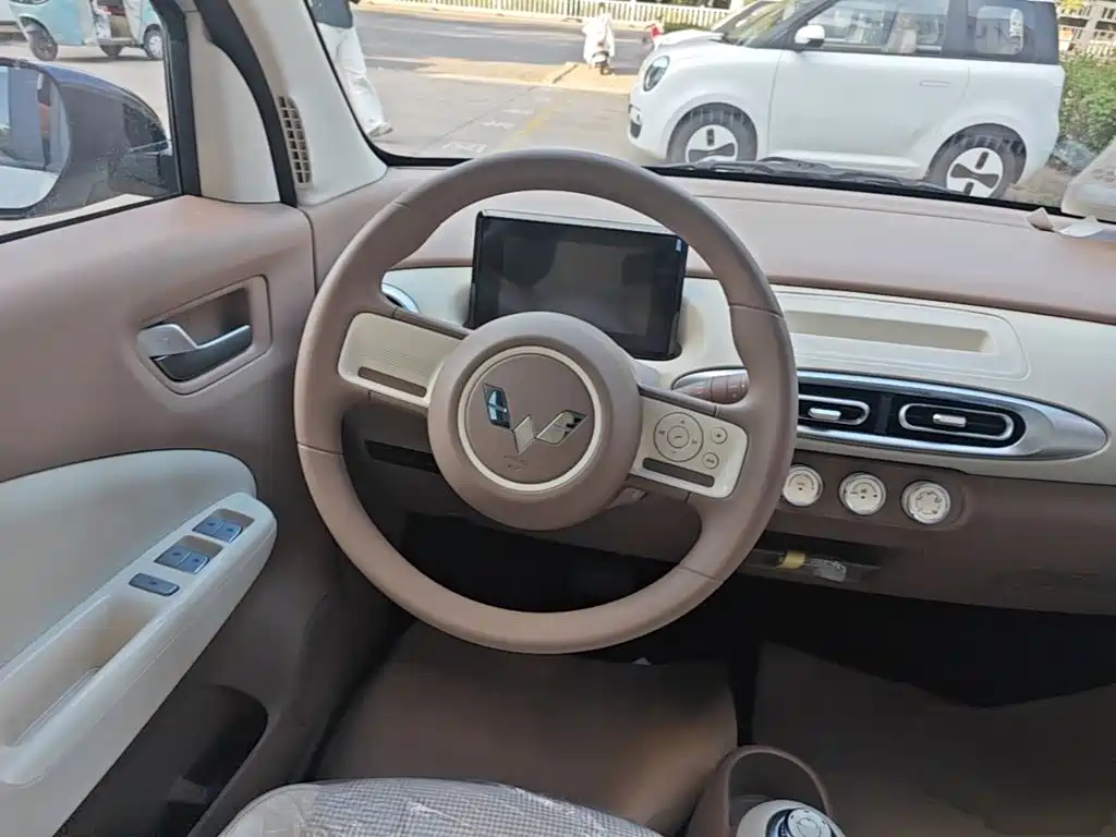 Wuling MINIEV — миниатюра 11