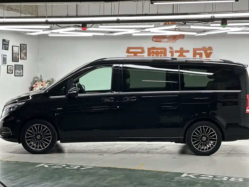 MERCEDES-BENZ V CLASS