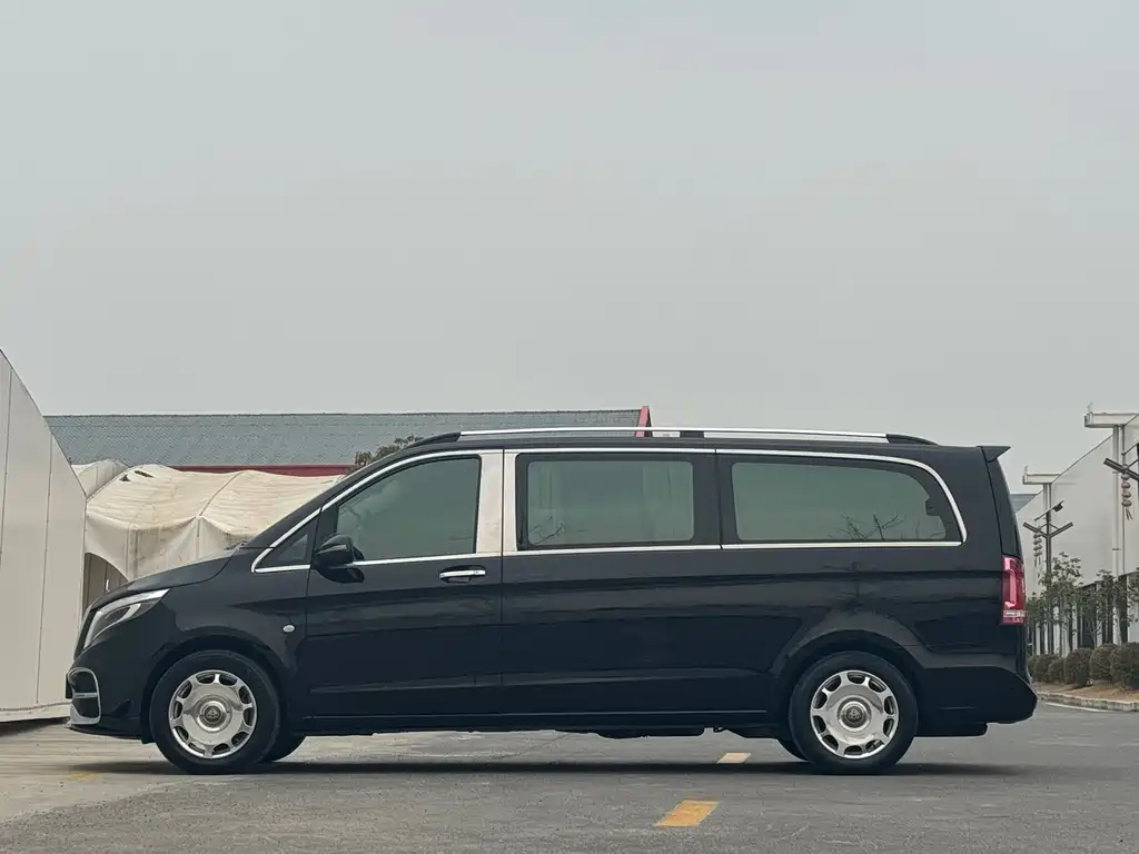 Mercedes-Benz Vito 2021 2.0T 7 мест