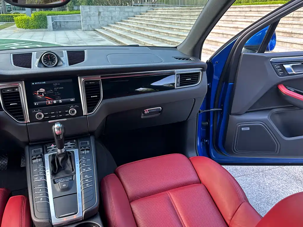 Porsche Macan — миниатюра 16