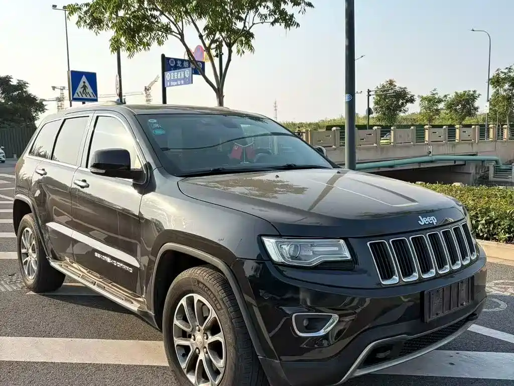 Jeep Grand Cherokee (Import) — миниатюра 3