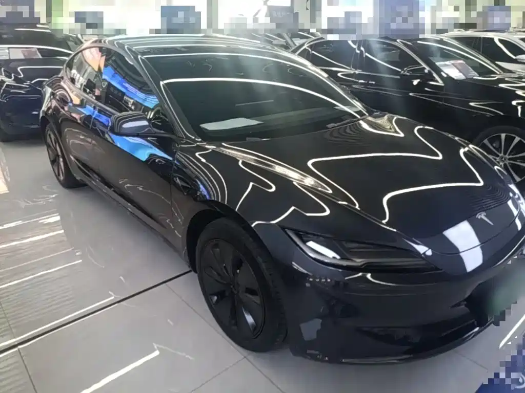 Tesla Model 3 — миниатюра 4