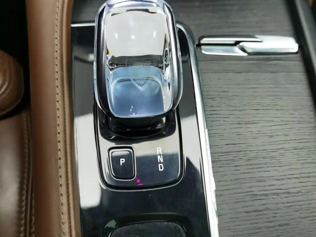 VOLVO XC90 PLUG IN HYBRID