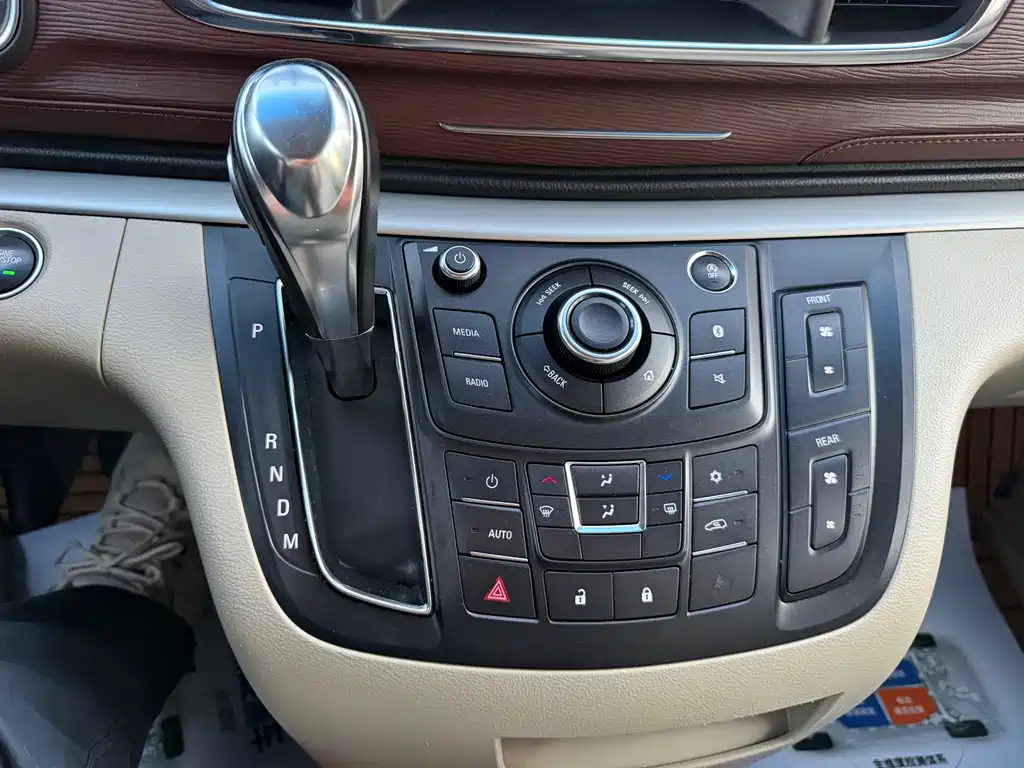 Buick GL8 — миниатюра 15