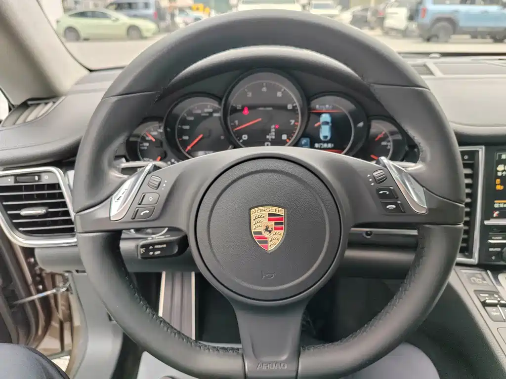 Porsche Panamera — миниатюра 7