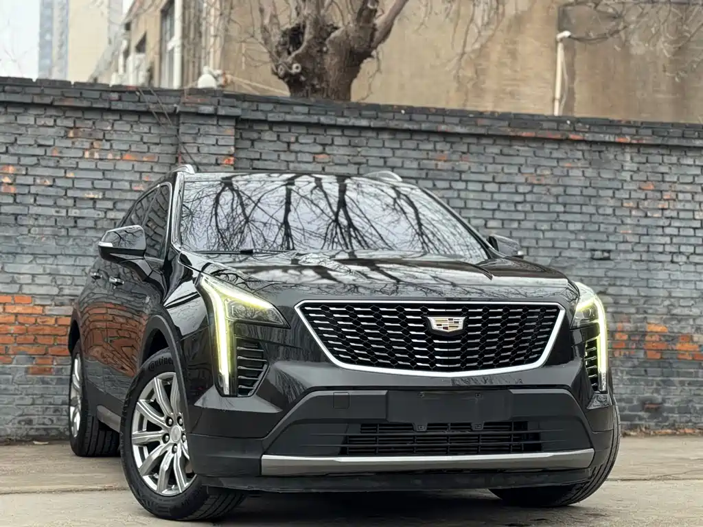 CADILLAC XT4