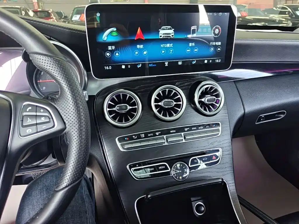 Mercedes-Benz C-Class — миниатюра 13