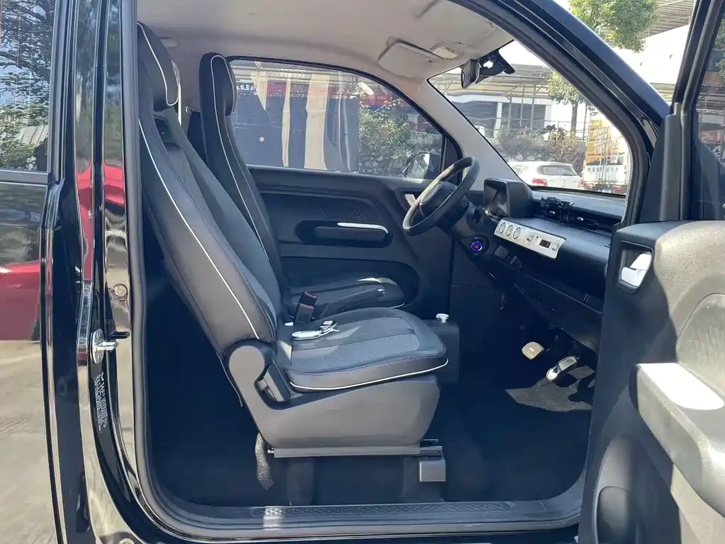 Wuling MINIEV — миниатюра 6