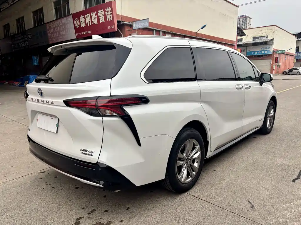 Toyota Sienna 2021 2.5L Luxury