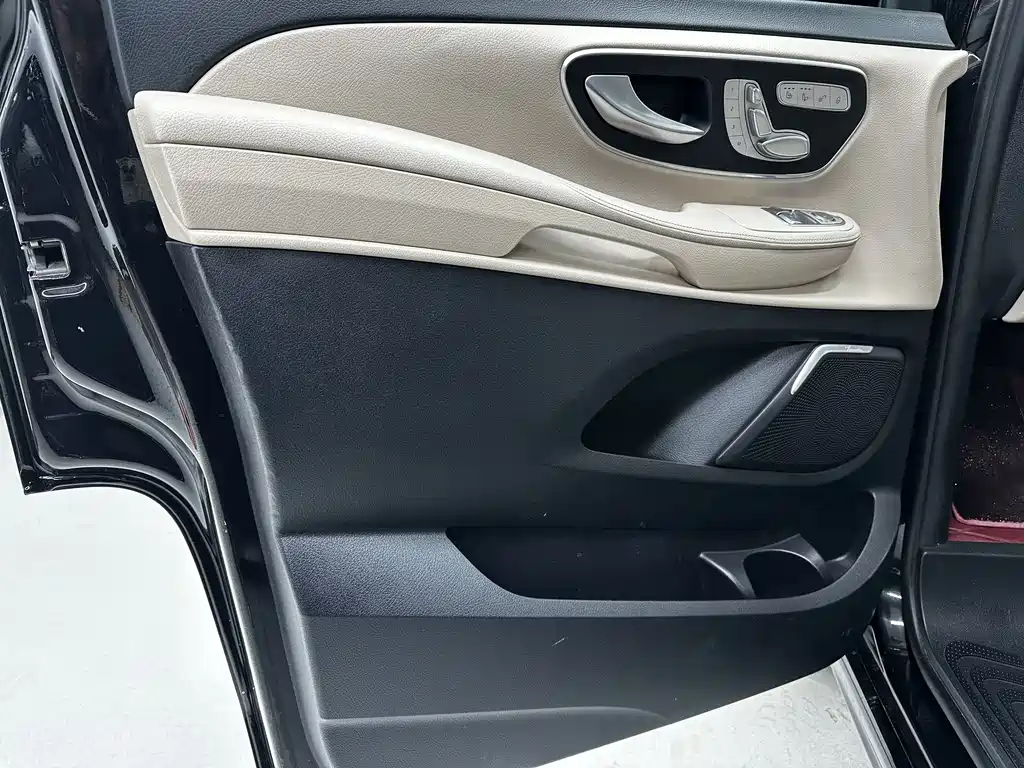 MERCEDES-BENZ V CLASS