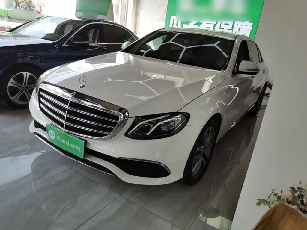 Mercedes-Benz E-Class — миниатюра 2