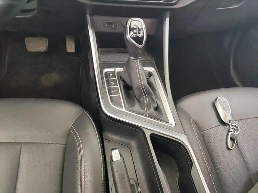 Geely Vision X3 — миниатюра 10