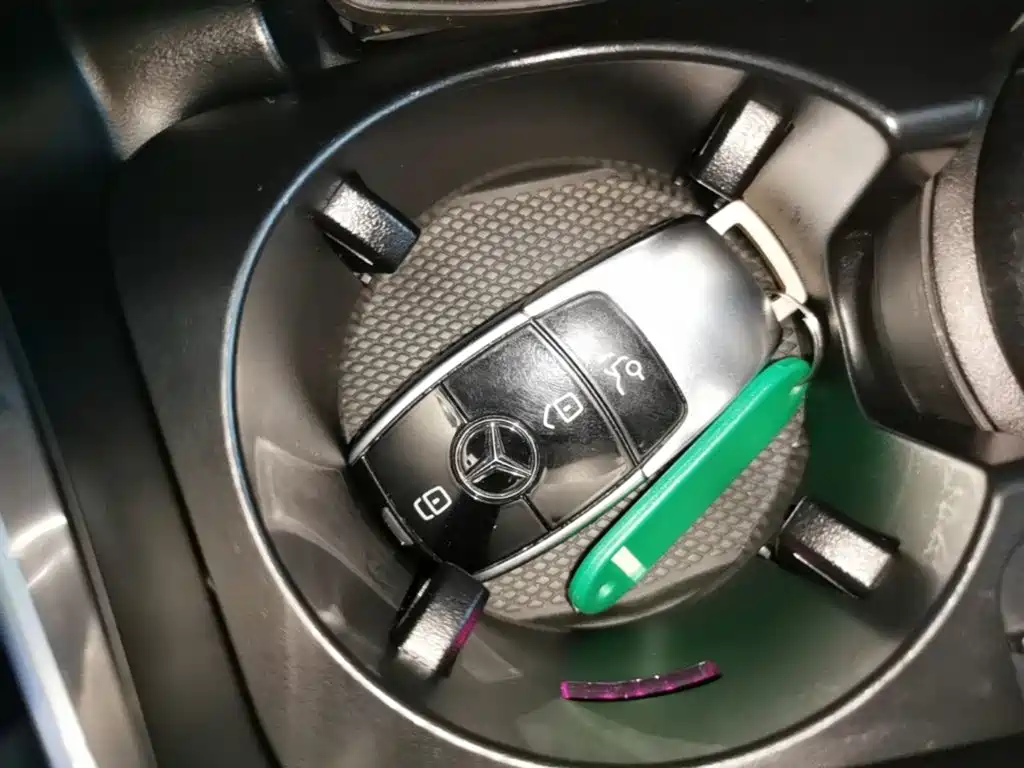 Mercedes-Benz E-Class — миниатюра 9