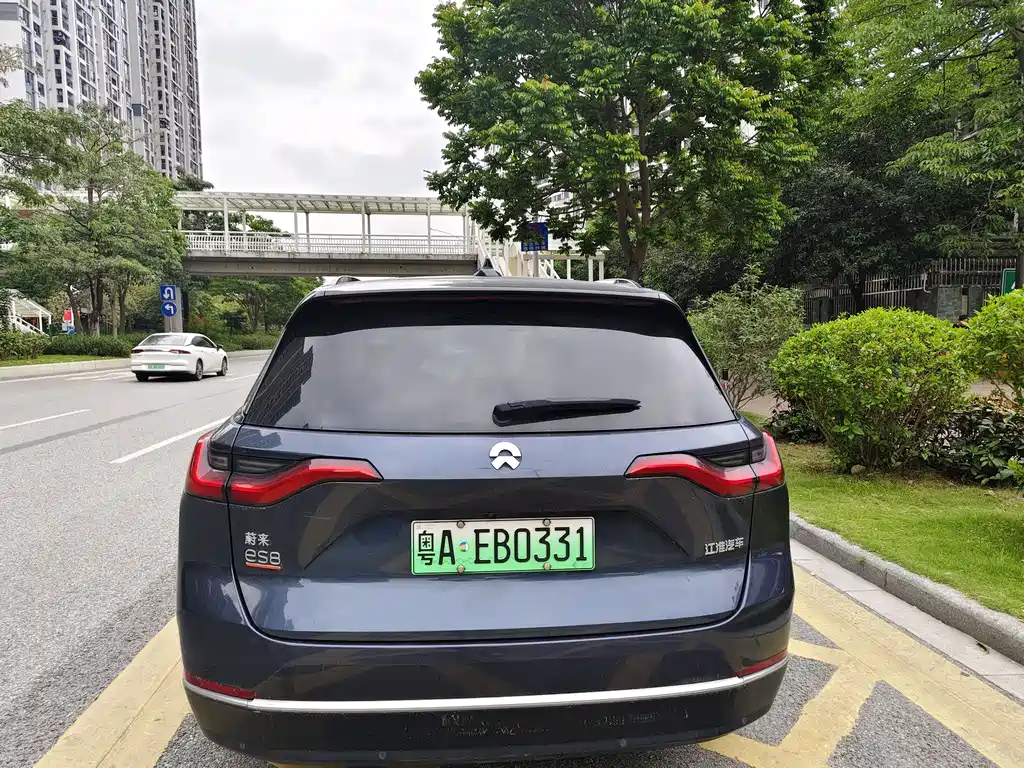 NIO ES8 2022 75kWh мест