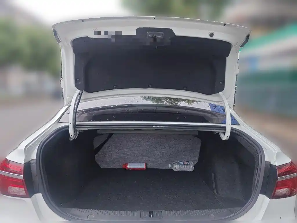 Roewe i6 Classic — миниатюра 20