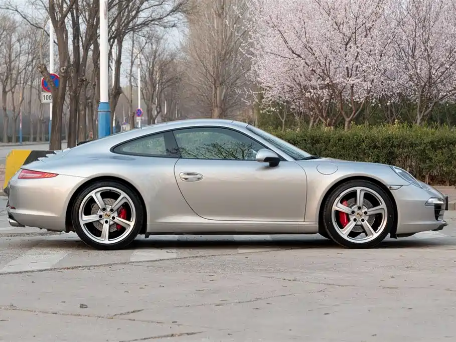 Porsche 911 2012 Carrera S 3.8L