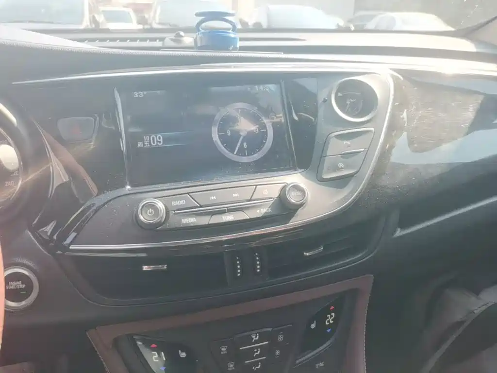 Buick Envision Plus — миниатюра 13