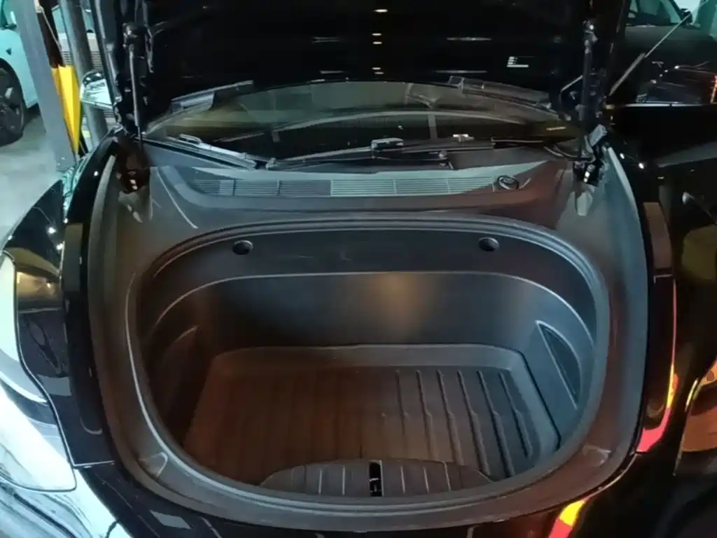 Tesla Model 3 — миниатюра 20