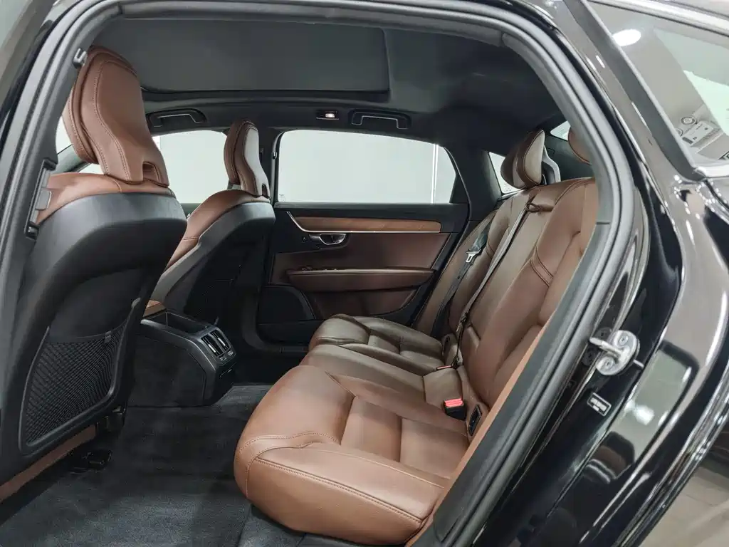 Volvo S90 2024 B5 Luxury