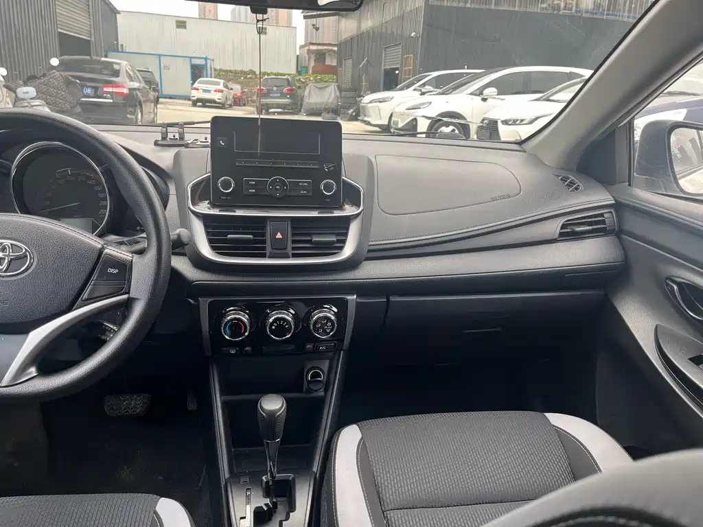 TOYOTA YARIS L ZHIXUAN