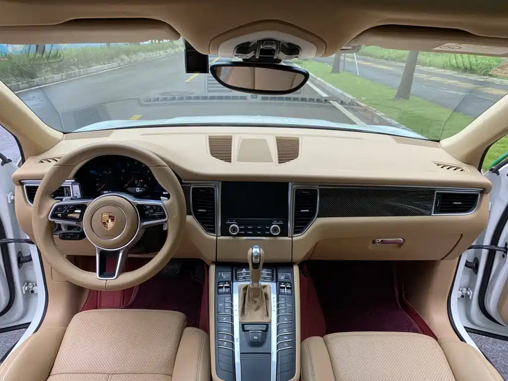 Porsche Macan — миниатюра 18