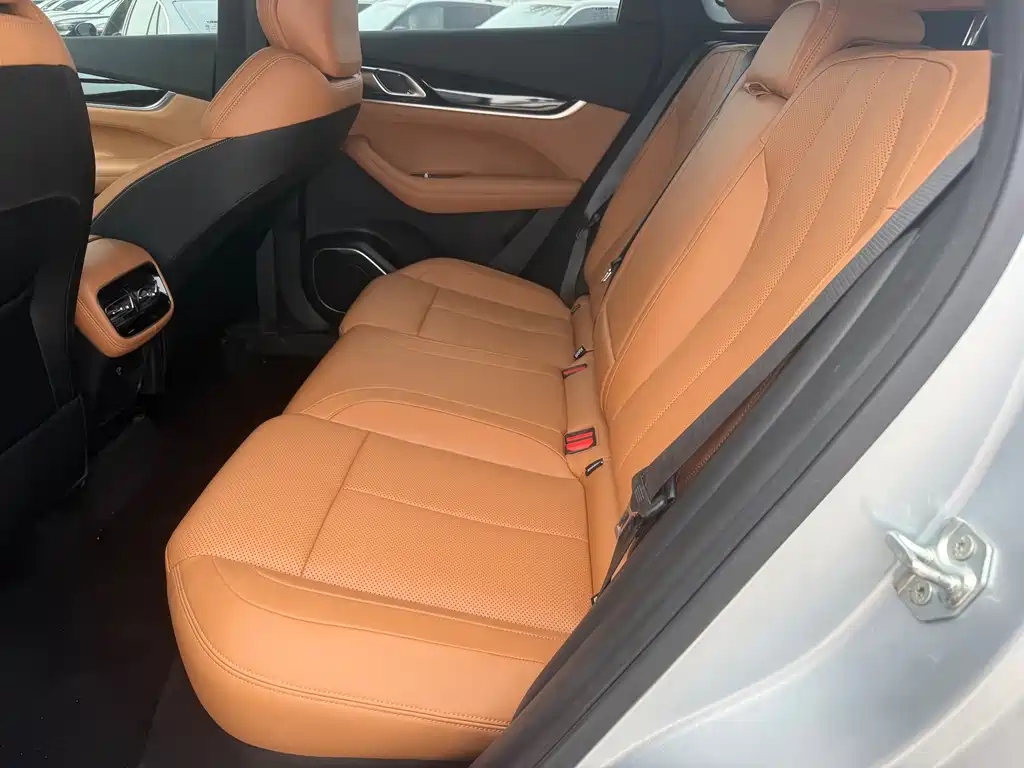 Geely Boyue L — миниатюра 9