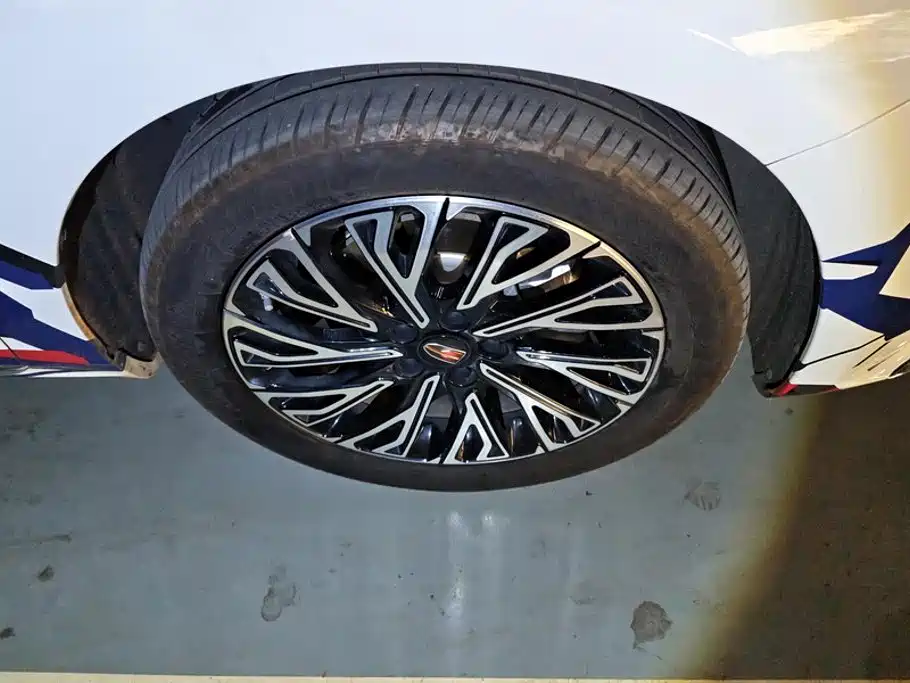 Hongqi Hongqi H5 — миниатюра 6