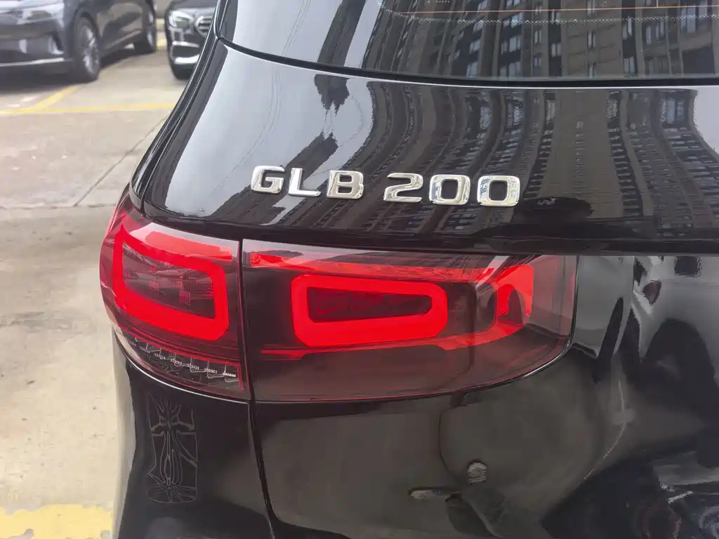 Mercedes-Benz GLB — миниатюра 16