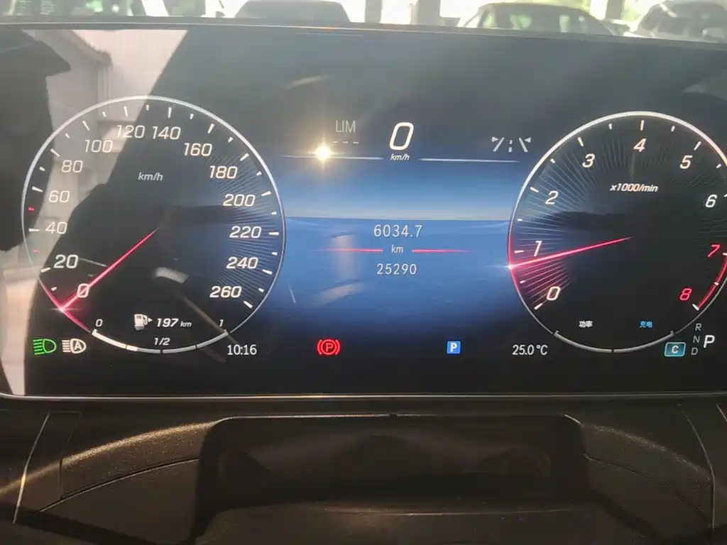 Mercedes-Benz C-Class — миниатюра 12