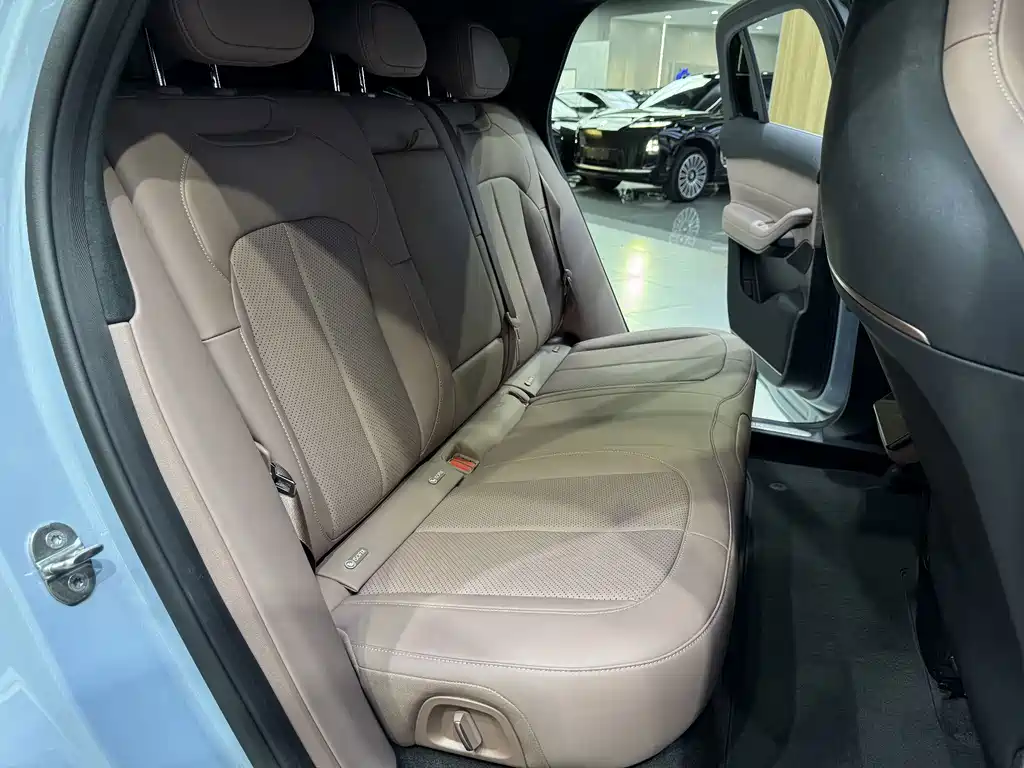 NIO EC6 — миниатюра 23
